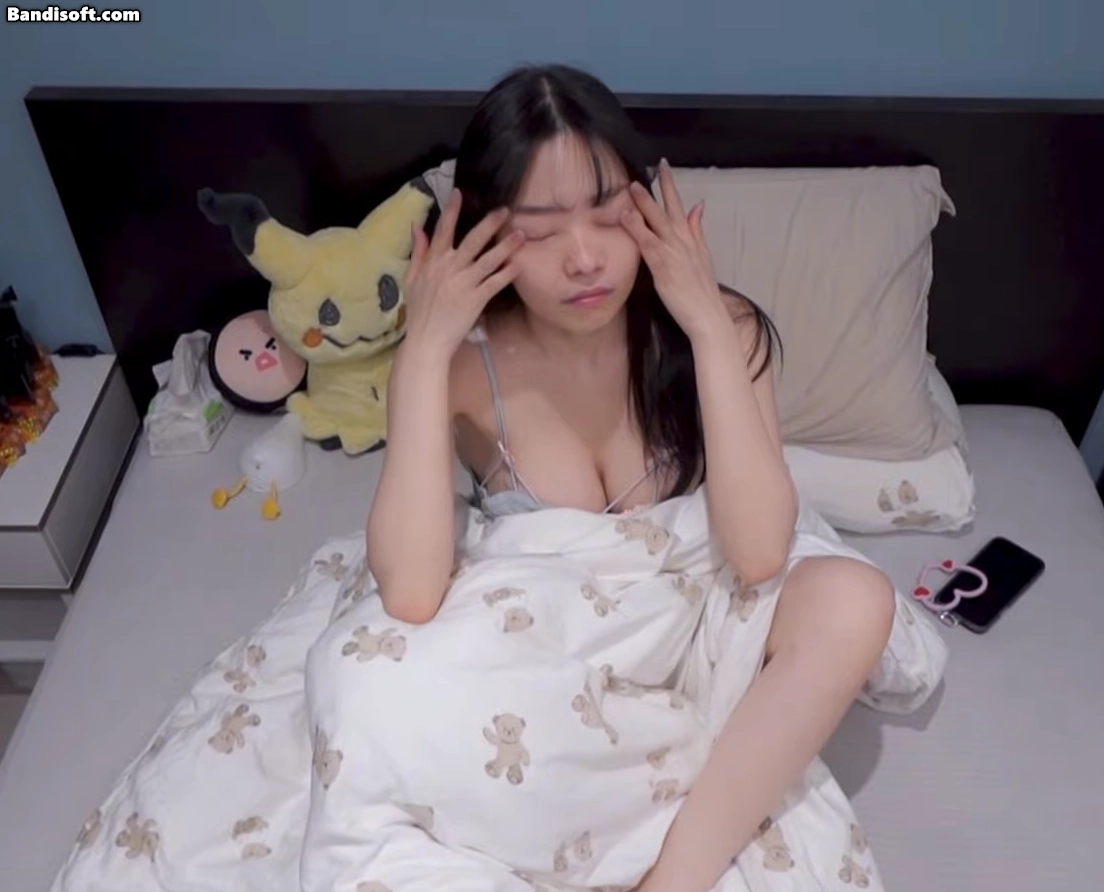 아침에눈뜬 처자의 기지개_123694_1.webp