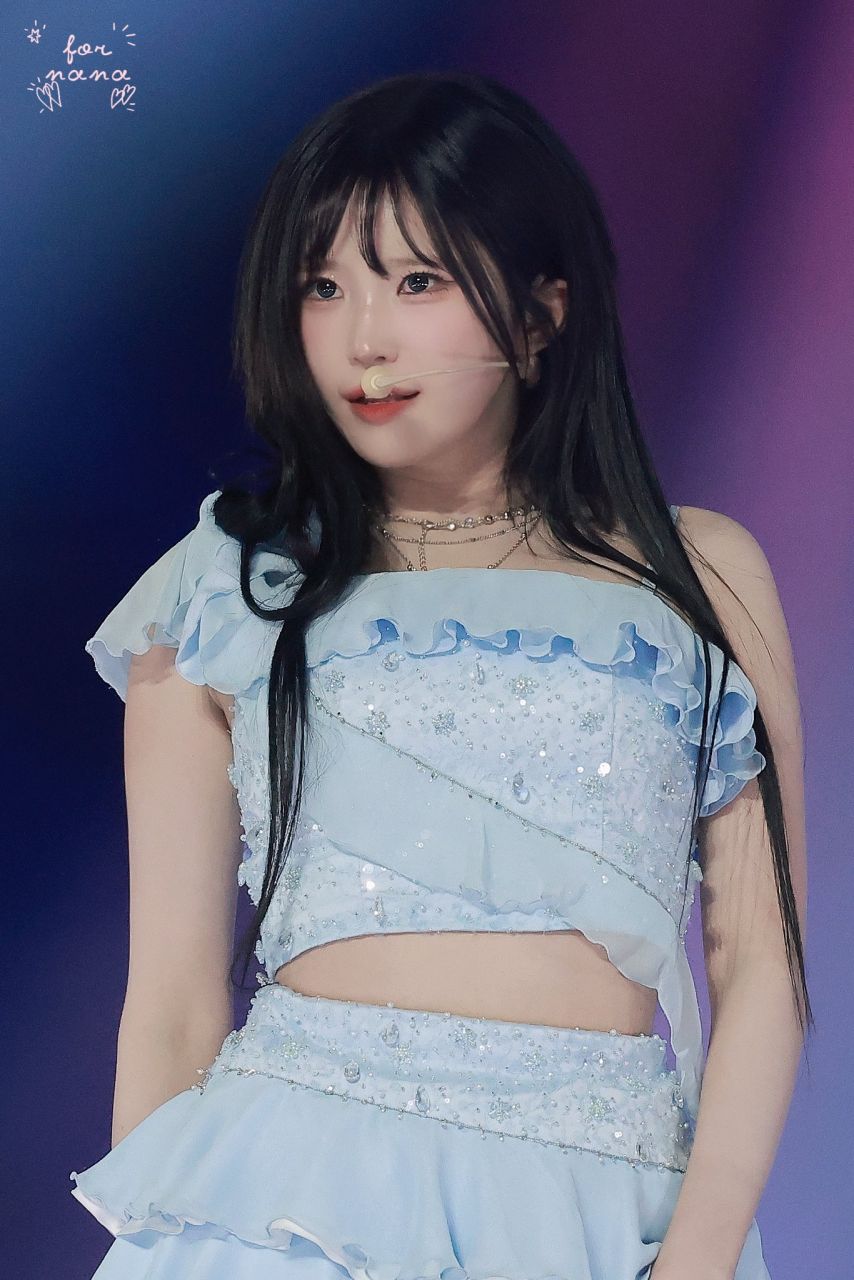 프로미스나인 송하영1_4.jpg