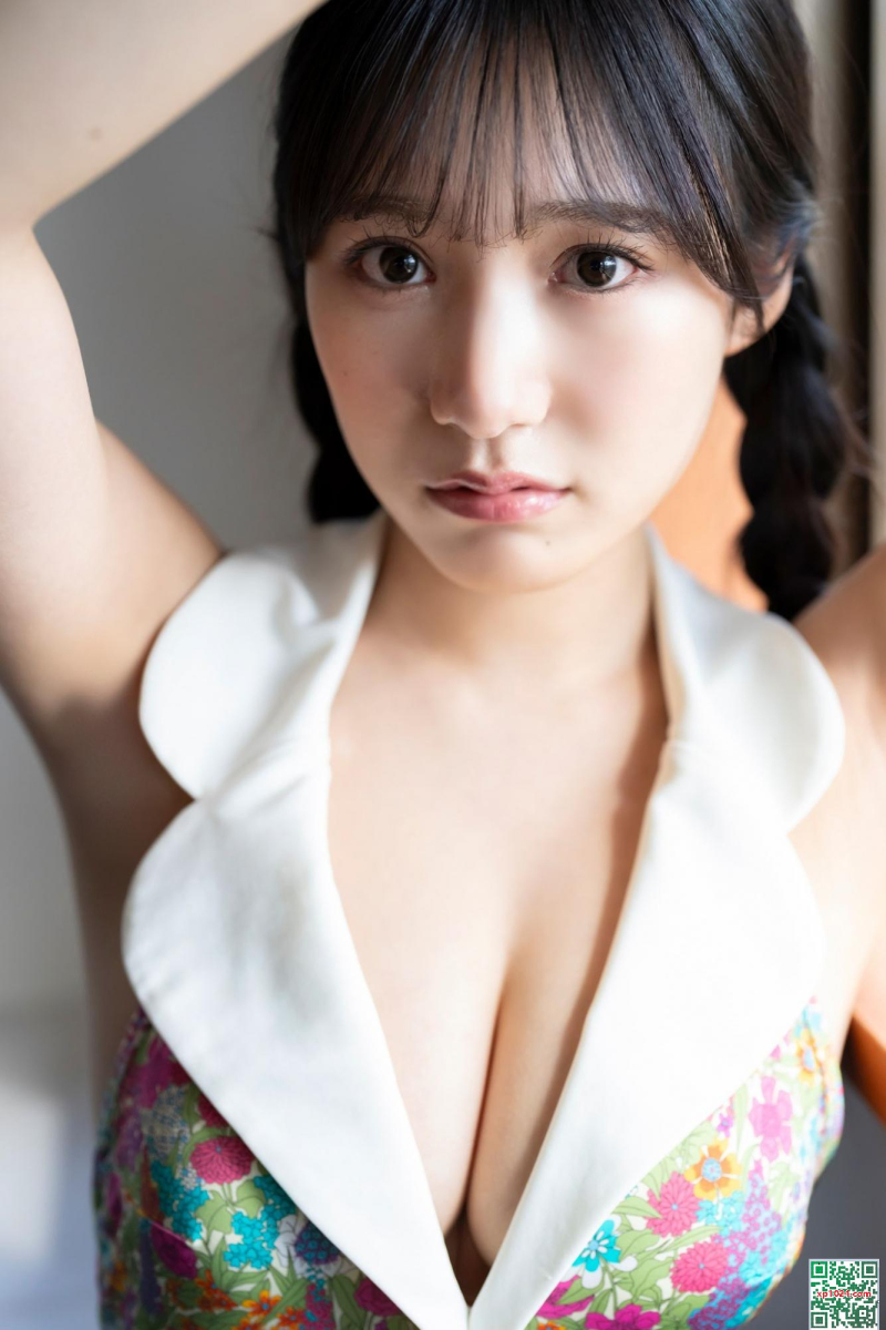Yokono Sumire-3.jpg