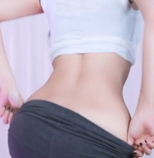 살짝 내리고 허리 돌려주는 히리.mp1_1.jpg