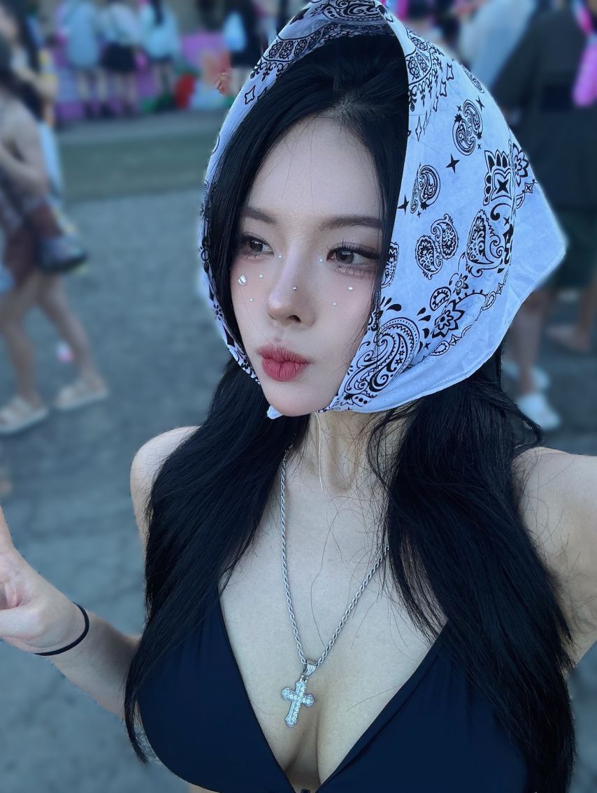 희야 부산 워터밤1_5.jpeg
