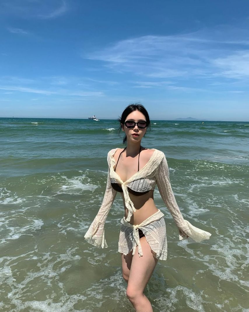 서연(seyonloves) 비키니 몸매 자랑1_2.jpg