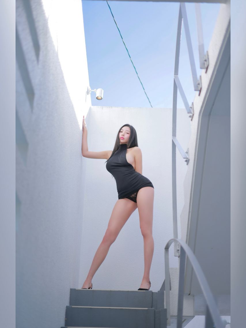 동그란 늘씬 각선미1_3.jpeg