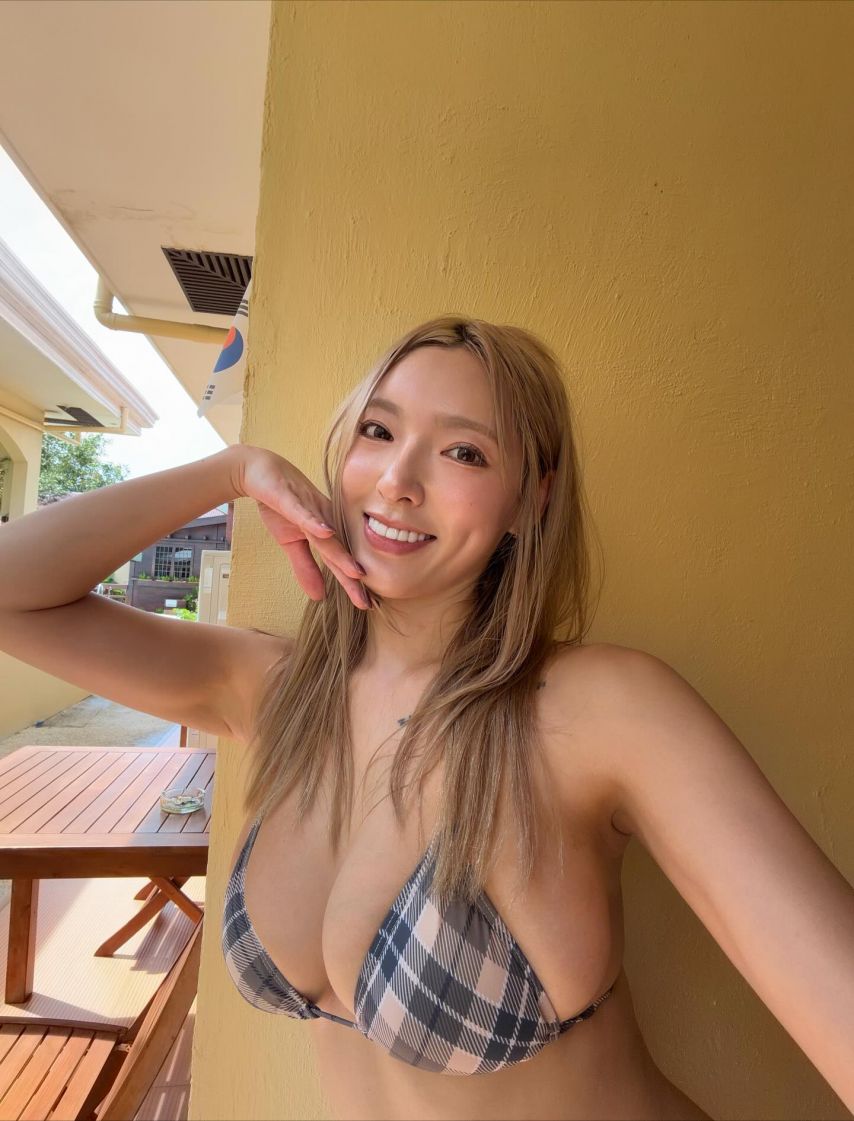 지삼 비키니 자슴감1_9.jpeg