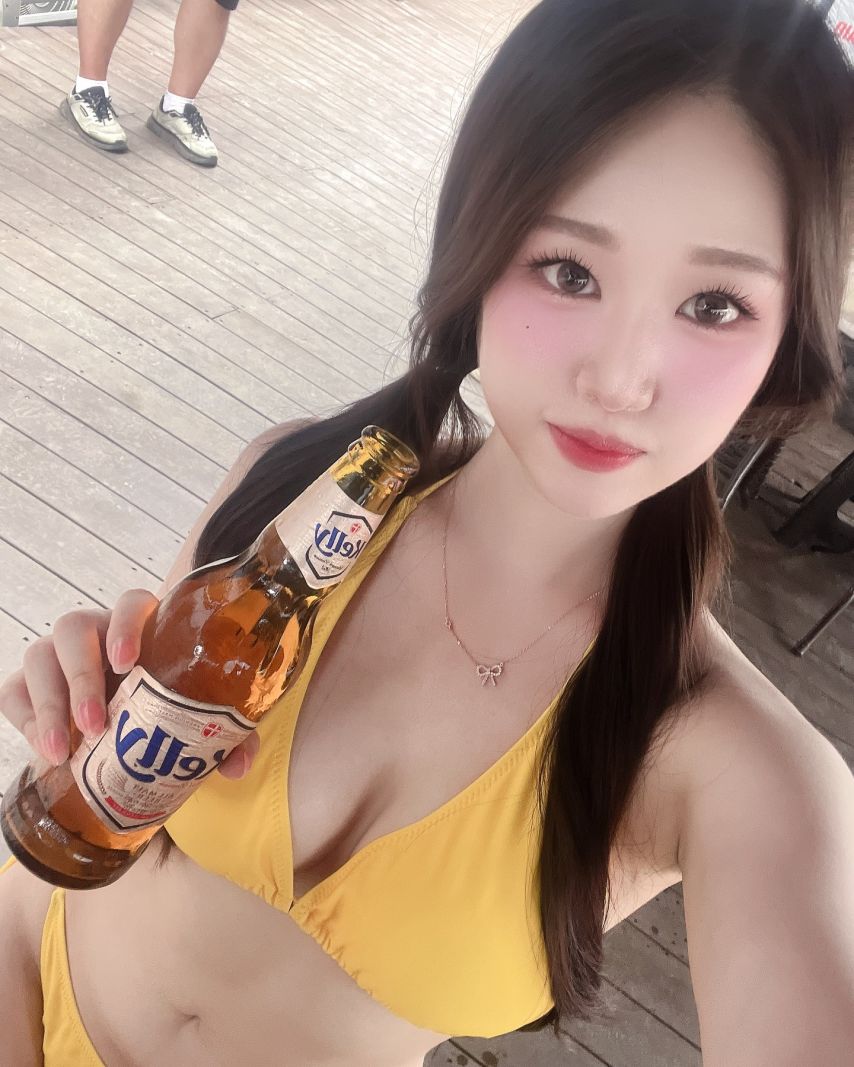 맥심 모델 지니 빠지에서 비키니 입는 테토녀1_1.jpeg