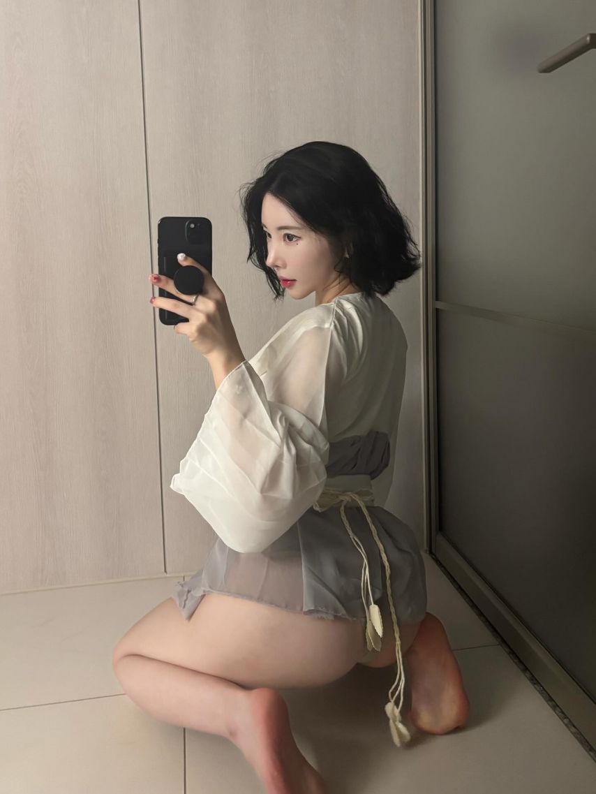 김우유 탐스러운 탱글힙 뒤태1_2.jpeg
