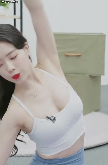 요가하는 처자1.gif