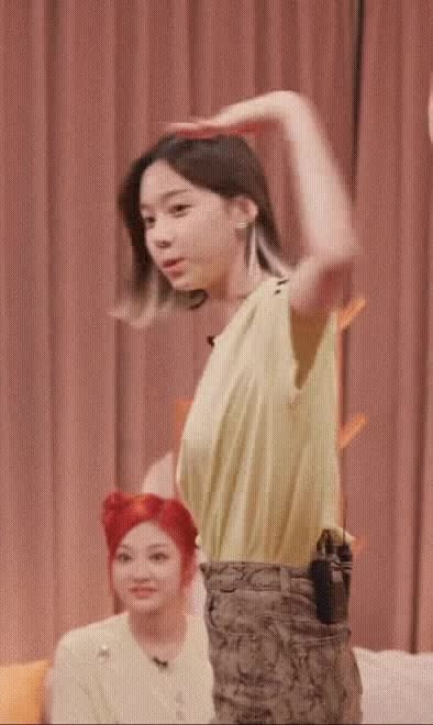 girlgroup-20210602-182135-002.gif