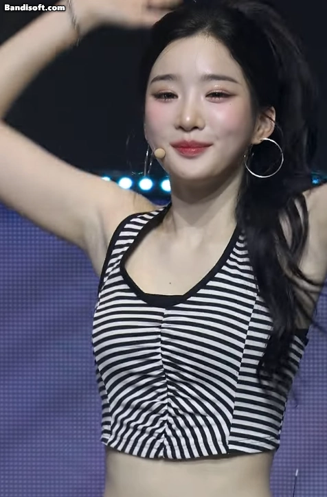 트리플에스 김유연(250712 콘서트)_119178_6.webp
