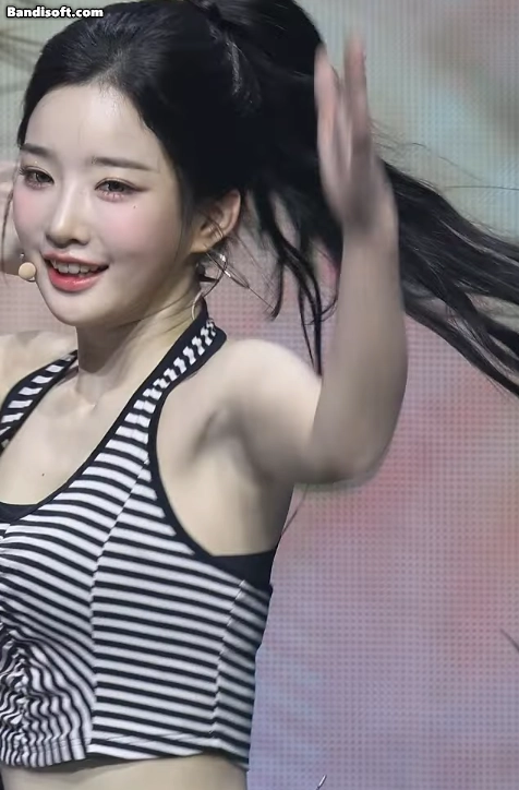 트리플에스 김유연(250712 콘서트)_119178_7.webp