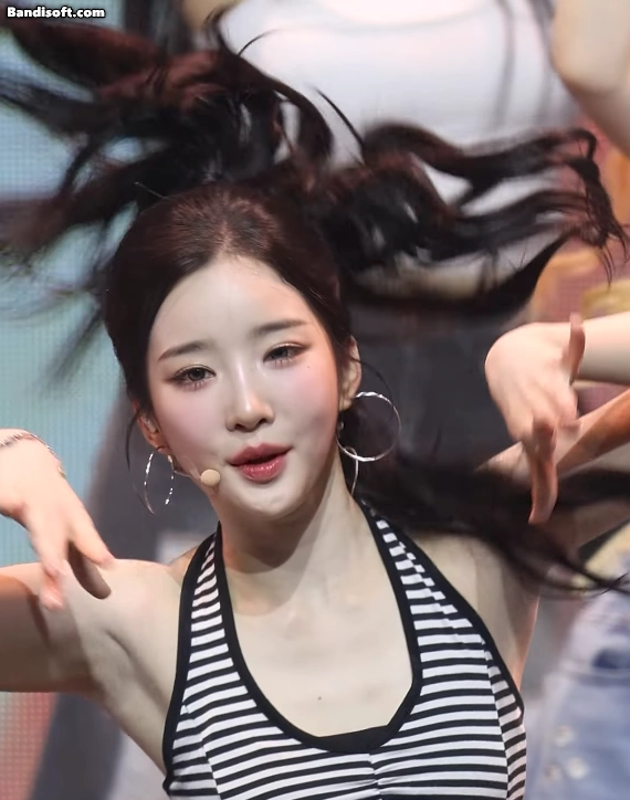 트리플에스 김유연(250712 콘서트)_119178_4.webp