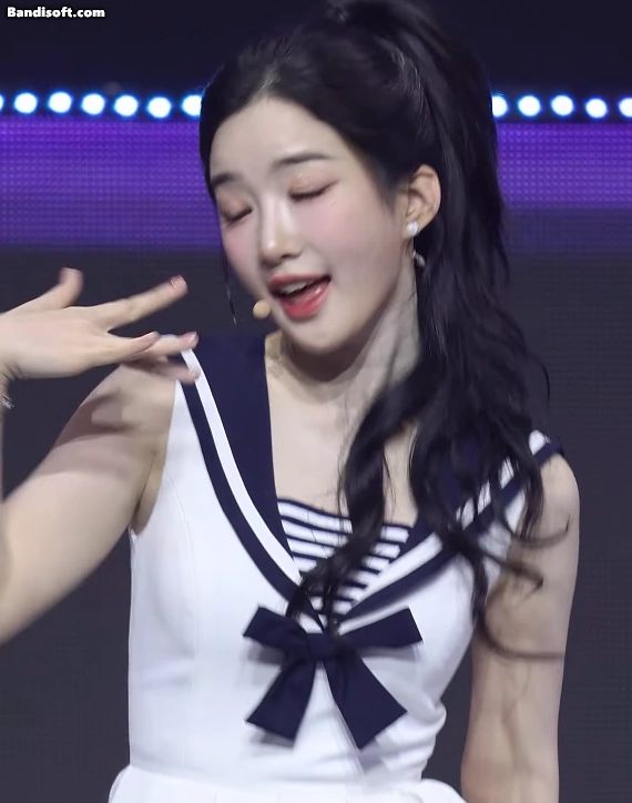 트리플에스 김유연(250712 콘서트)_119178_3.webp