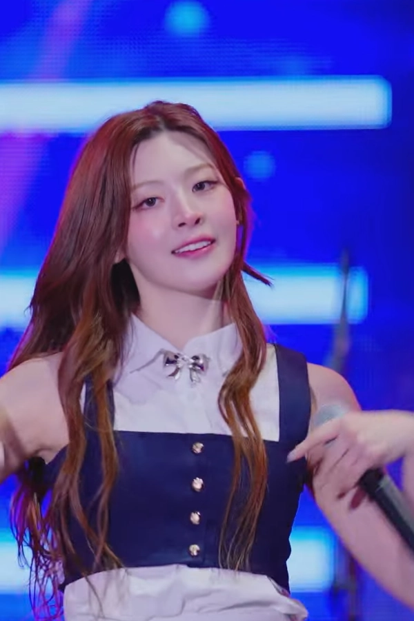 스테이씨 세은 8장.webp_116862_7.webp