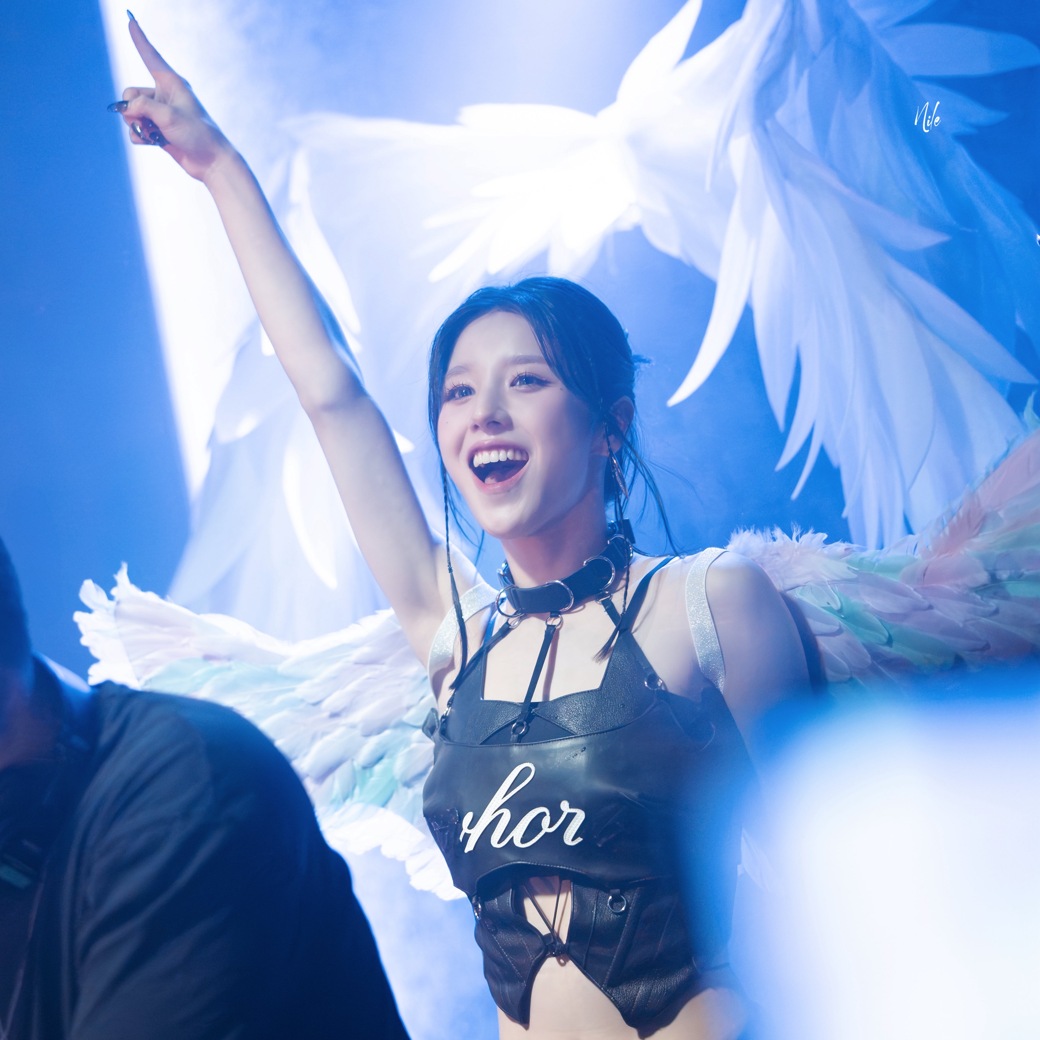 아르테미스 희진_117777_3.jpg