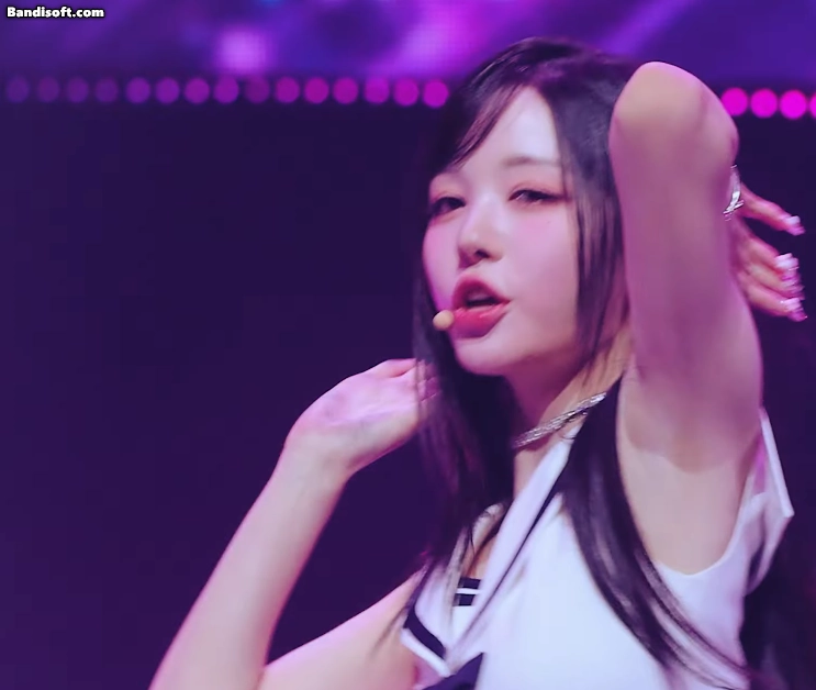 트리플에스 김채원(250712 콘서트)_119179_6.webp