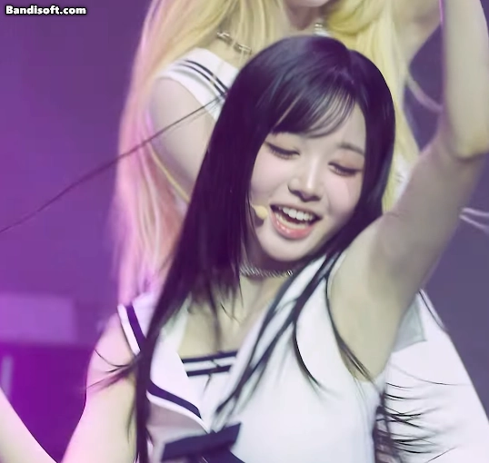 트리플에스 김채원(250712 콘서트)_119179_3.webp