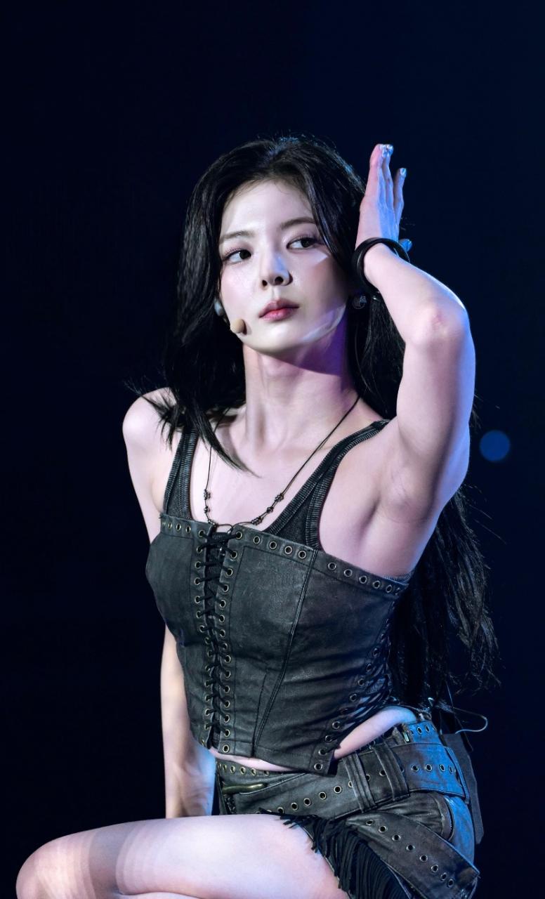 있지 리아 확대_117755_3.png.jpg