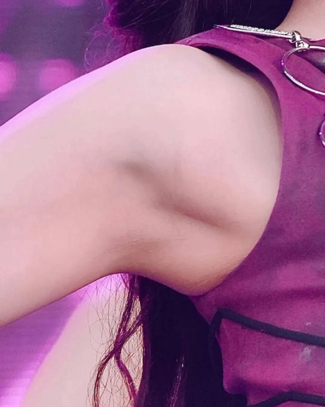 아이브 장원영 확대 겨드랑이_119024_1.jpg