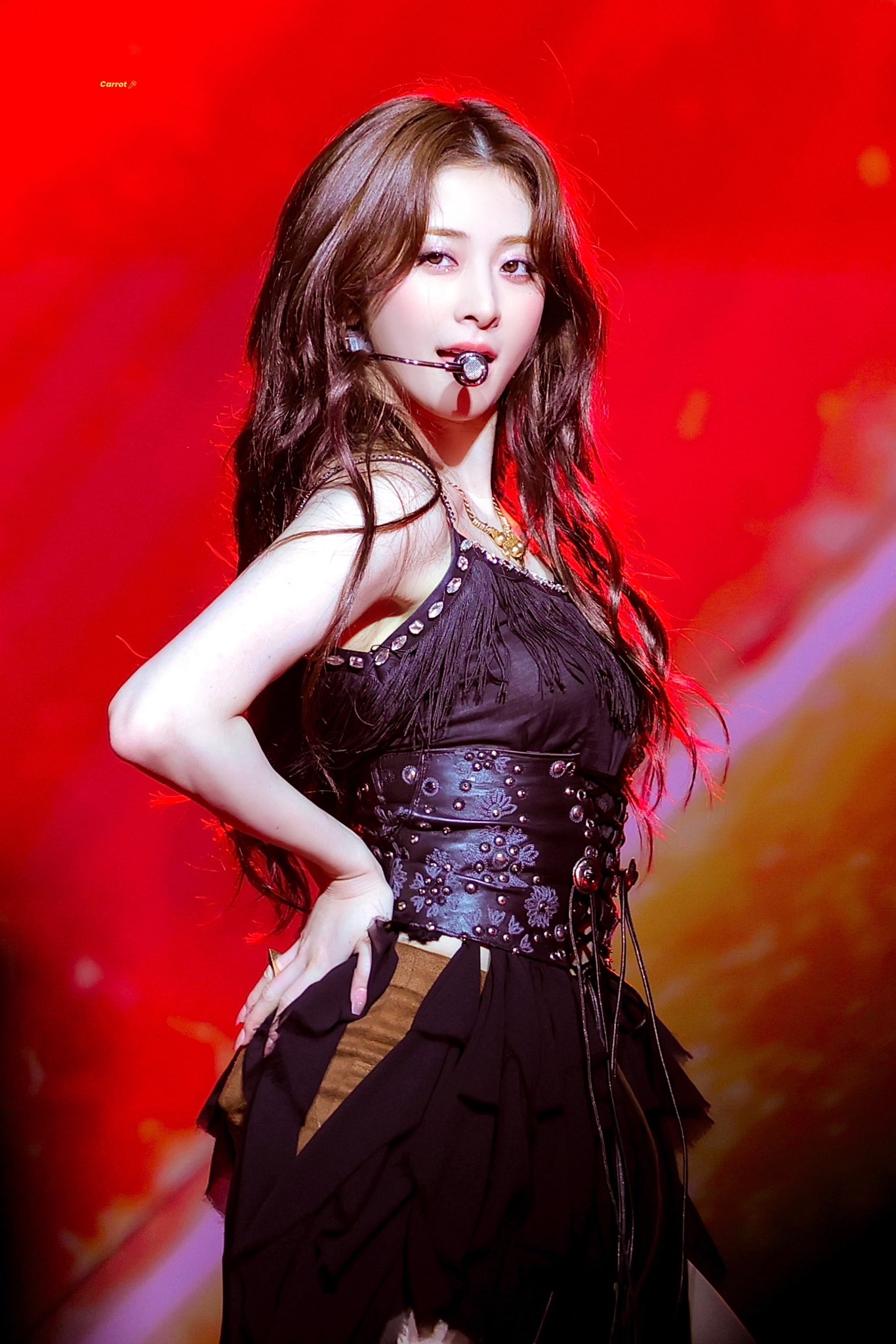 250725 김채원 사쿠라 허윤진 홍은채_119182_1.jpg