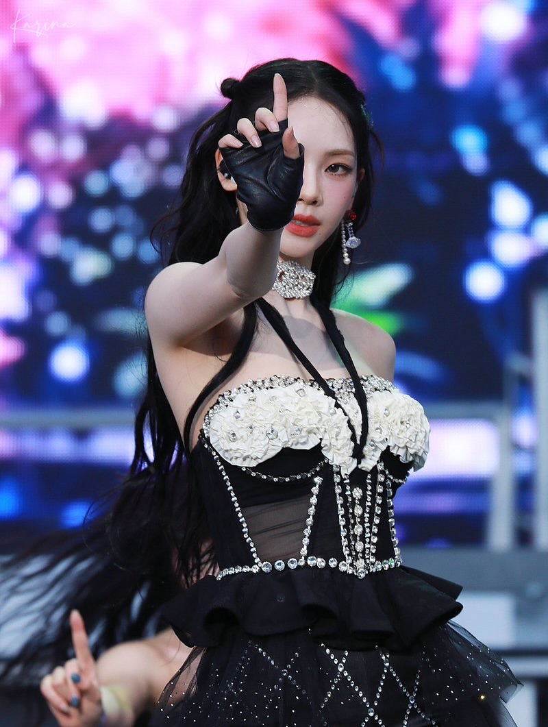 카리나 세장_117001_2.jpg