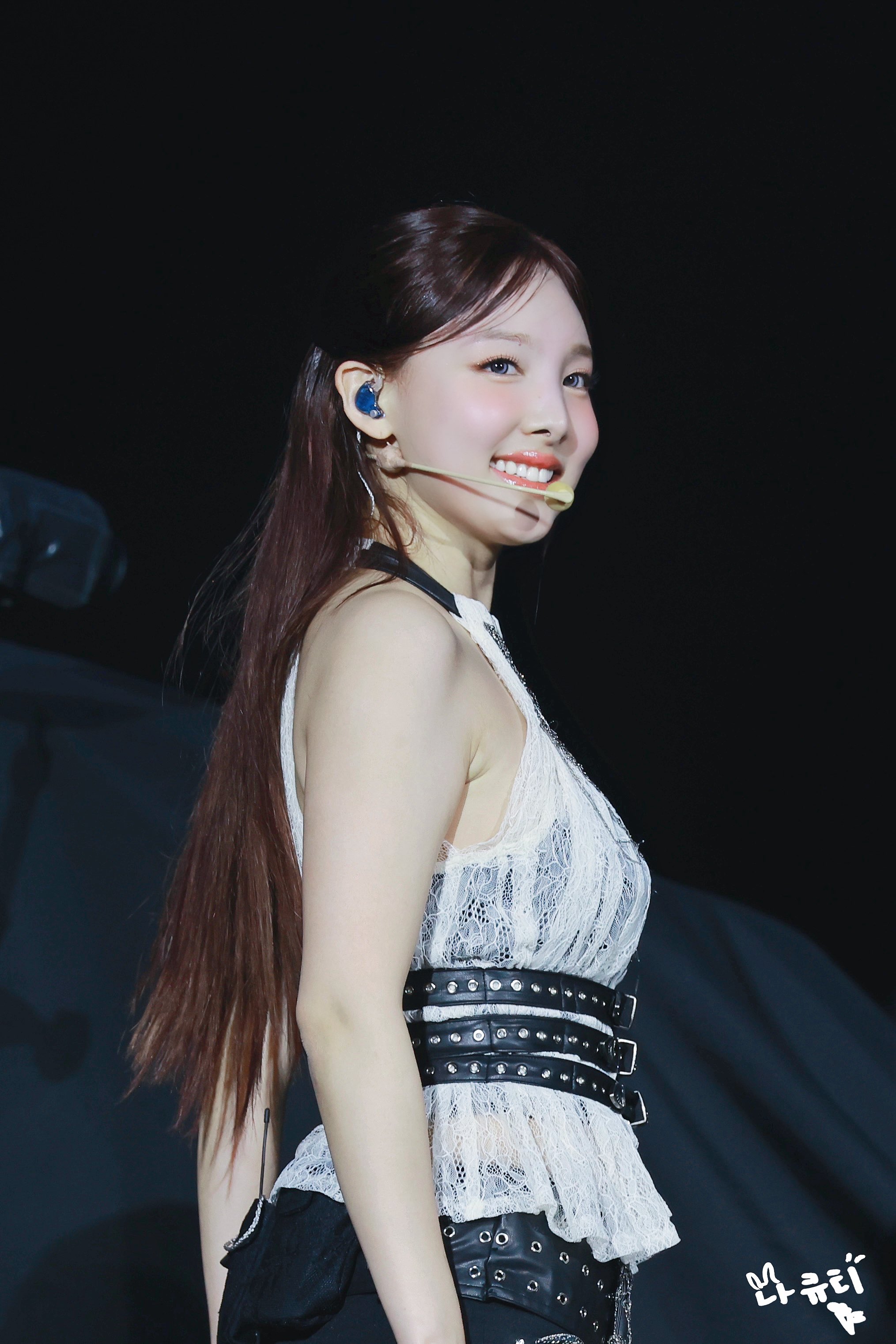 나연 접겨_116051_2.jpg