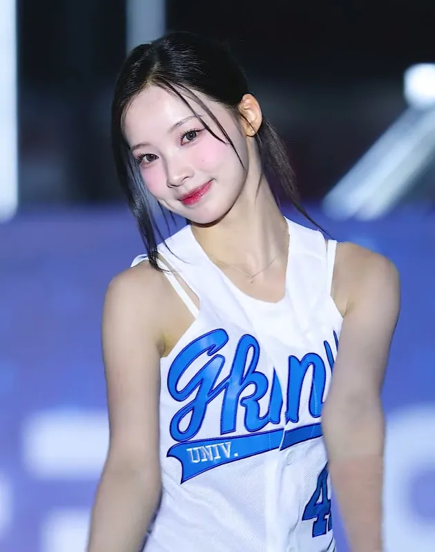 리센느 원이 민소매_116776_5.webp