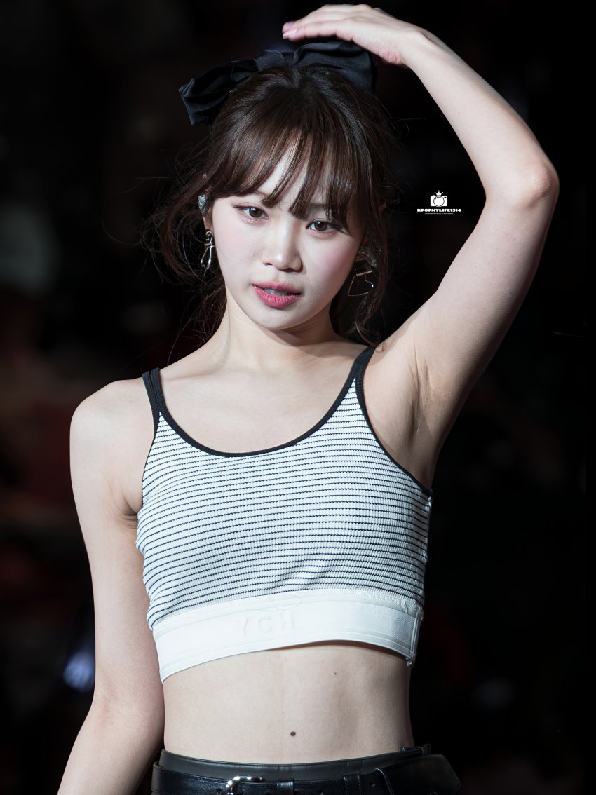김채원 단 한장_119435_1.jpeg