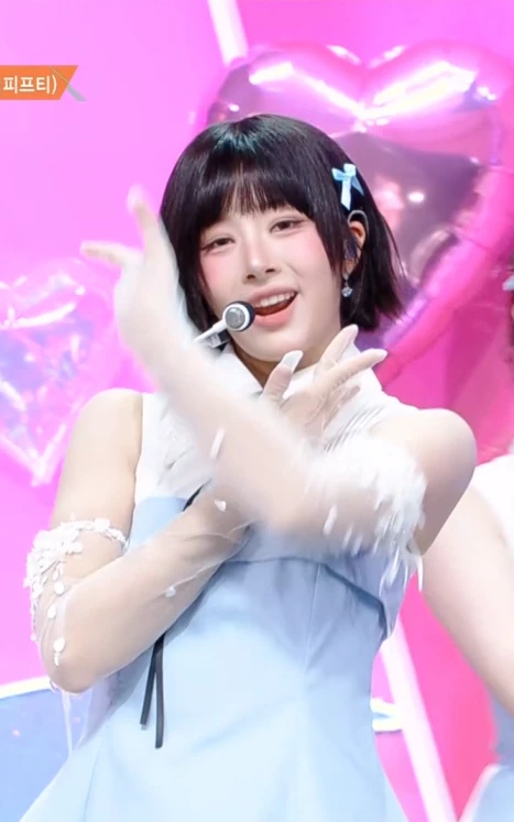 피프티피프티 하나 겨드랑이.gif_115862_4.webp