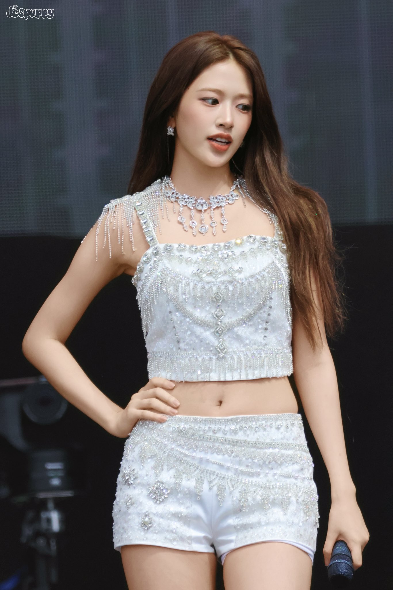 250712 장원영 안유진_118627_2.jpg