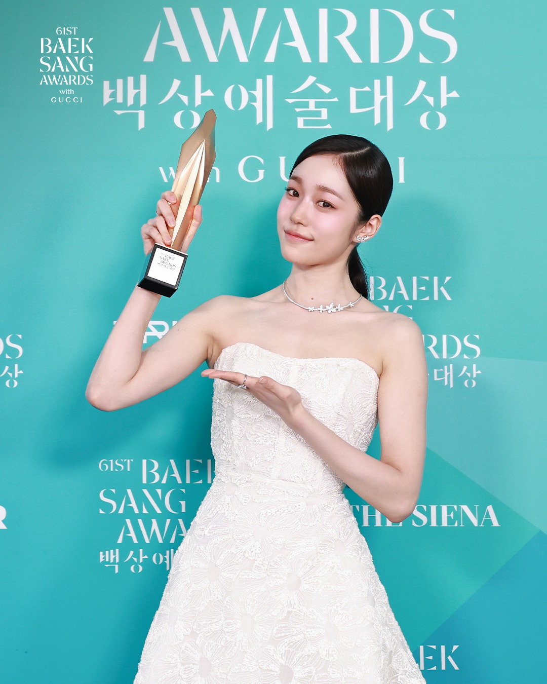 노윤서 2장_116092_1.jpg