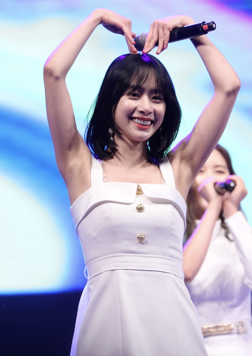 우주소녀 설아 확대샷_116625_1.jpeg