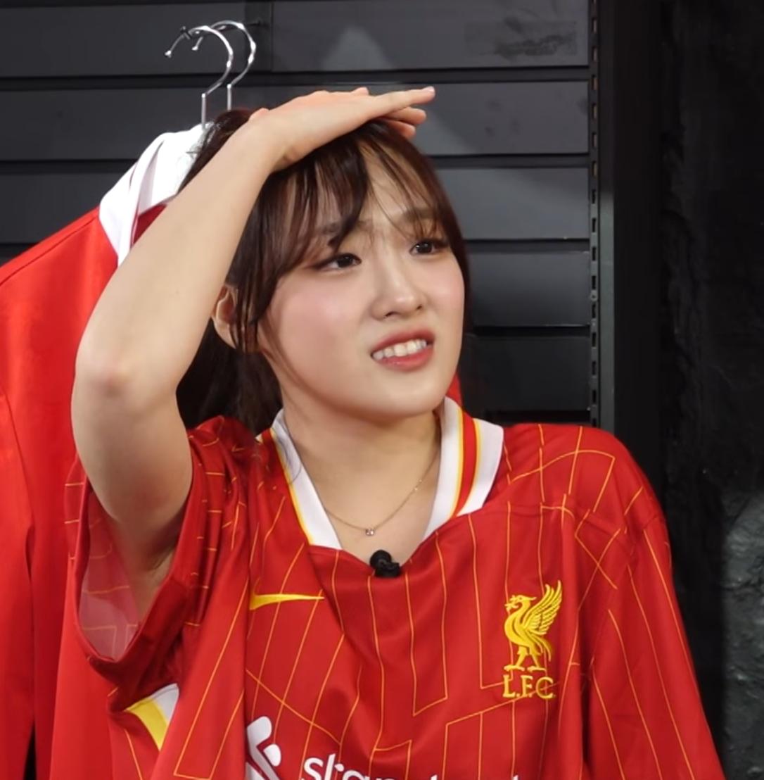 클로이 은근슬겨_115983_1.png.jpg