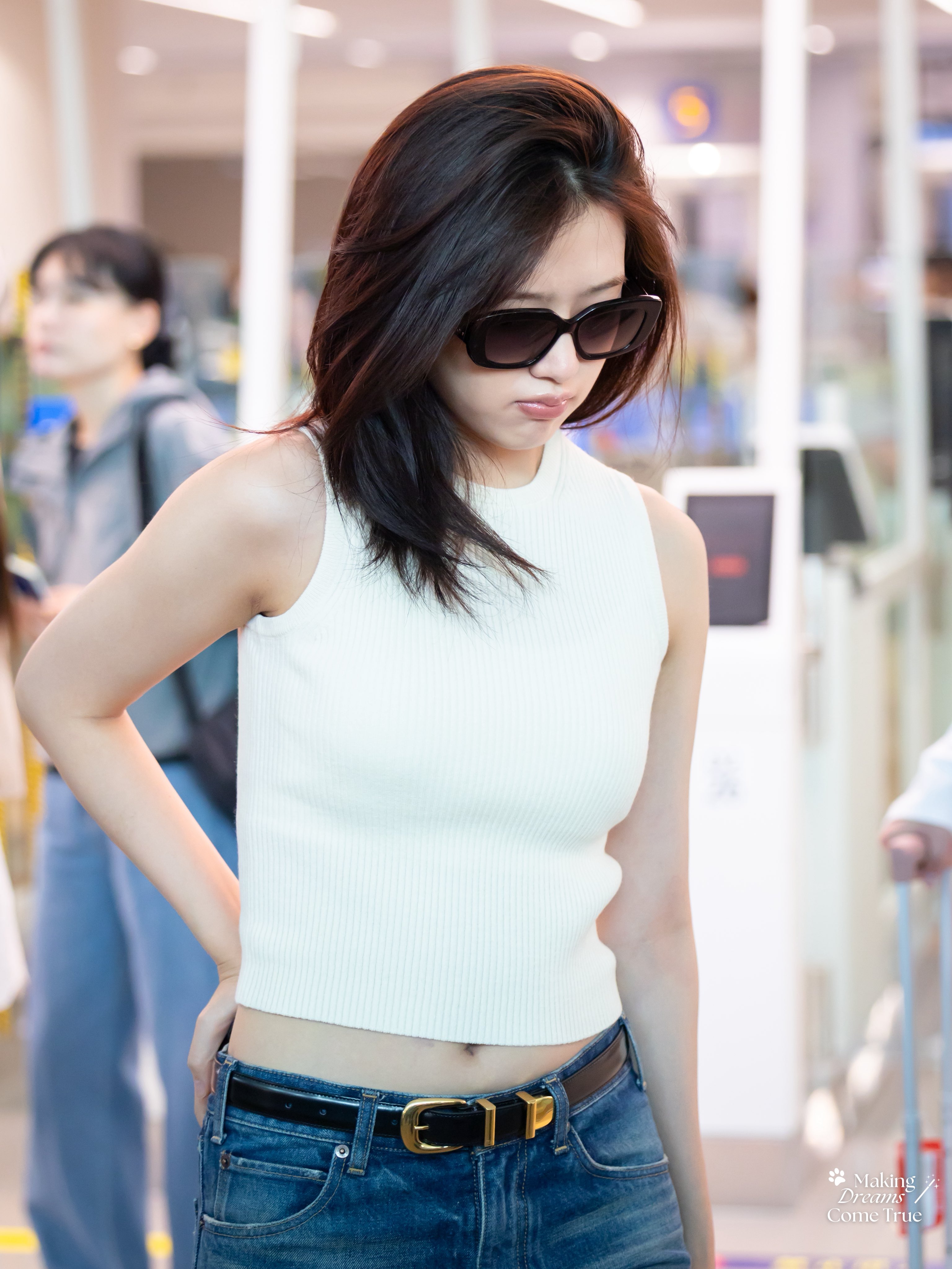 250530 안유진_116892_2.jpg