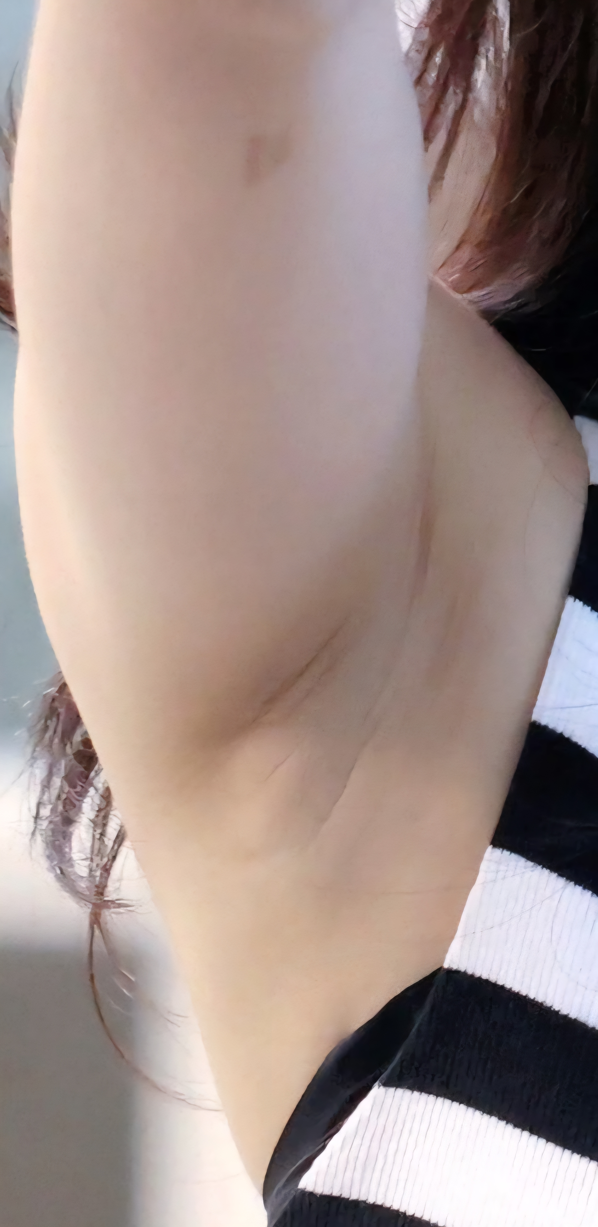 베이비몬스터 루카 확대 겨드랑이_118022_1.jpg