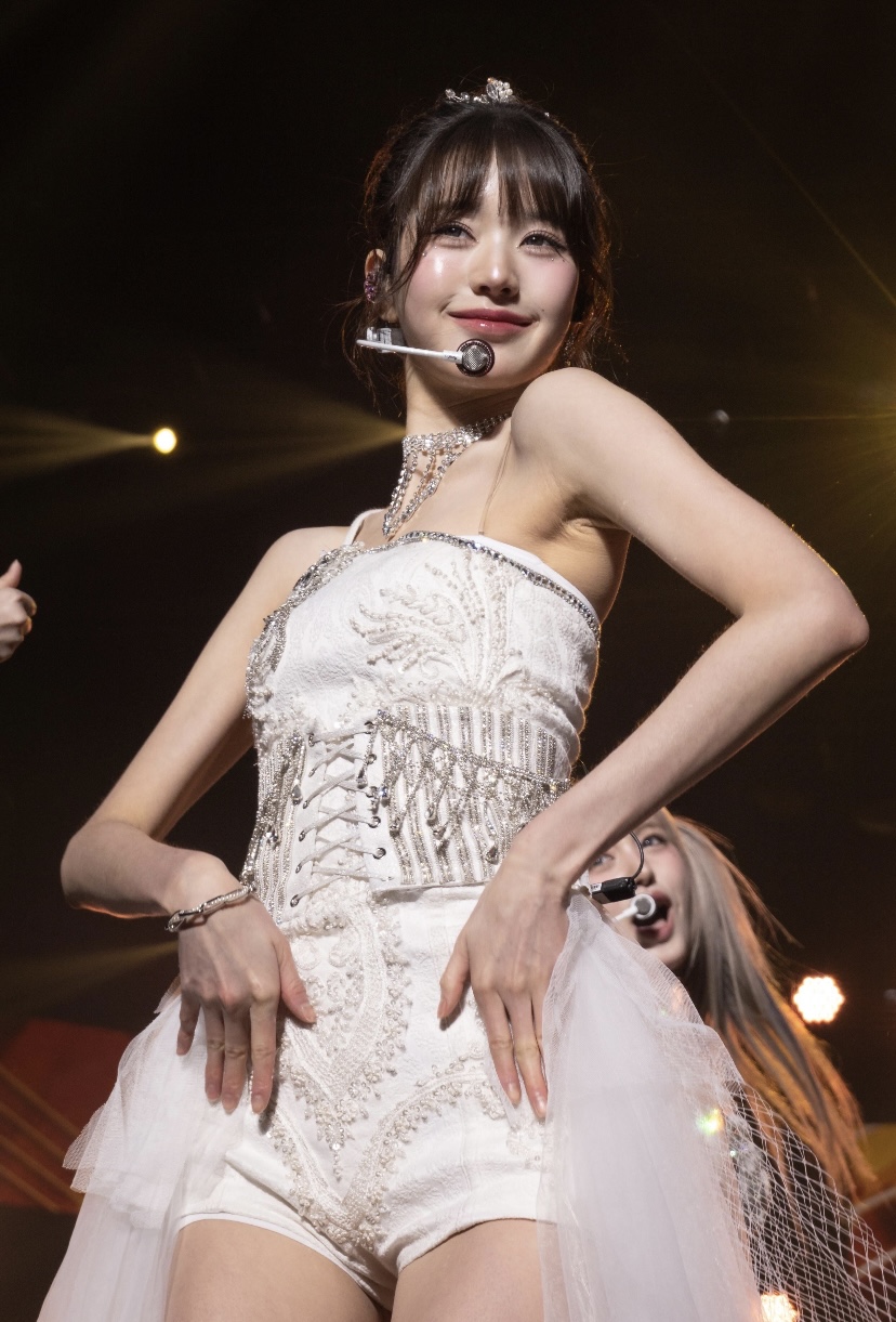 장원영 확대샷_116123_1.jpeg