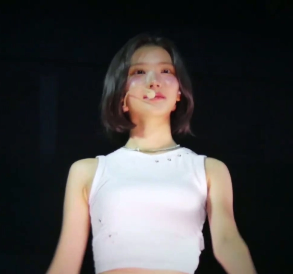 하츠투하츠 지우 겨드랑이_118376_4.webp