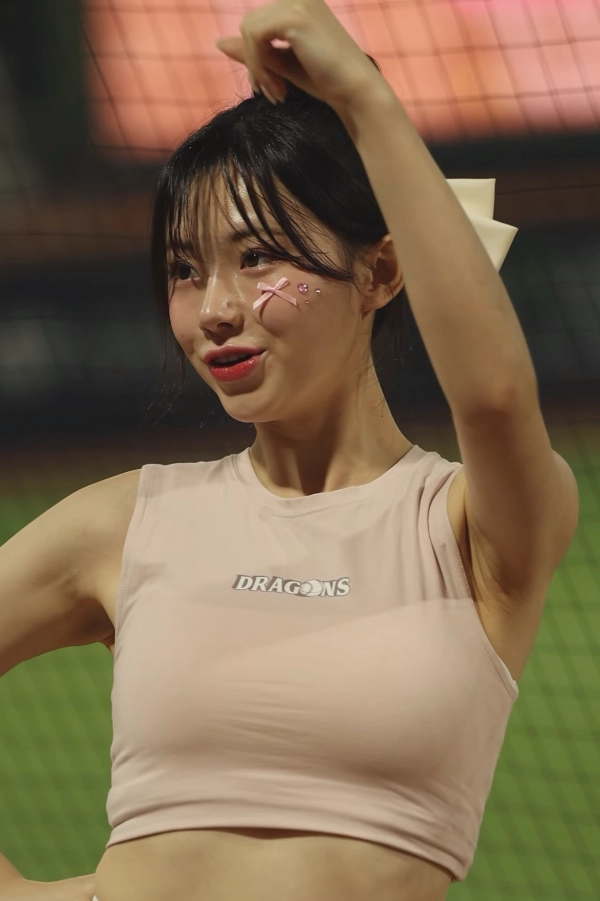 치어리더 김나연 7장.webp_117581_4.webp