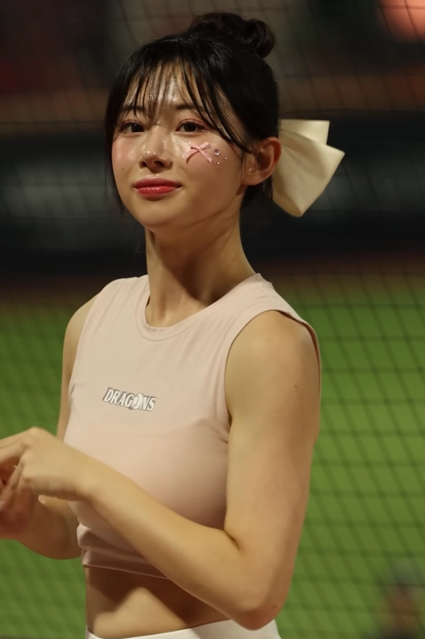 치어리더 김나연 7장.webp_117581_3.webp
