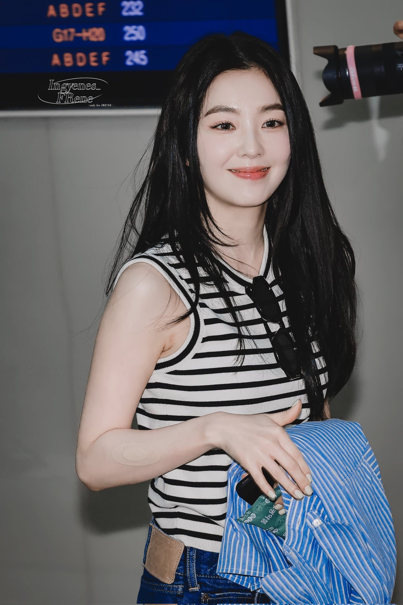 오늘자 아이린 민소매_116076_2.jpg