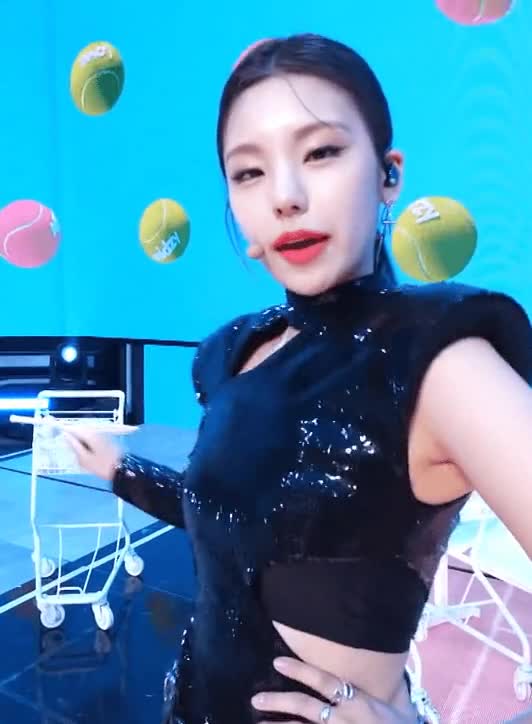 1630891076 (2).gif