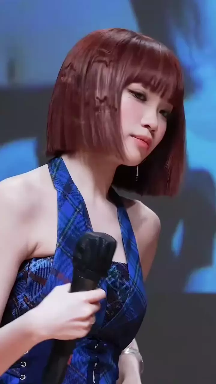 르세라핌 김채원 겨드랑이_121653_1.webp