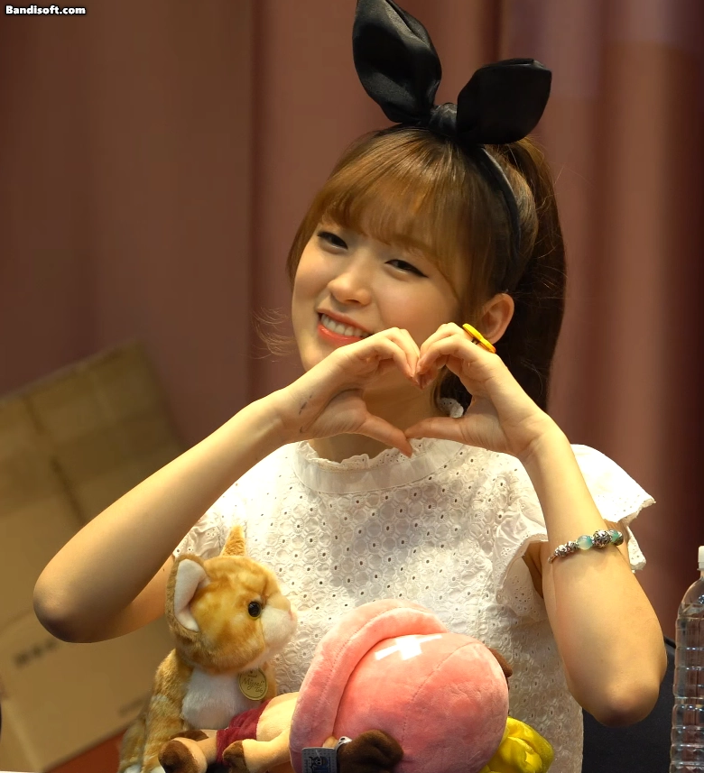 Oh My Girl5.webp