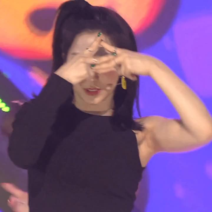 1630904372 (1).gif