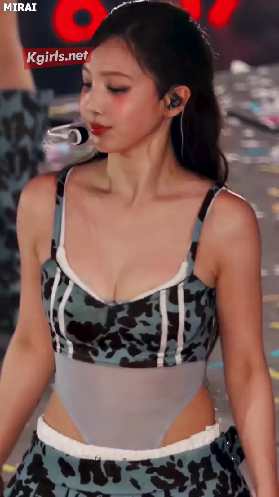 트와이스 나연 겨드랑이_118980_2.webp
