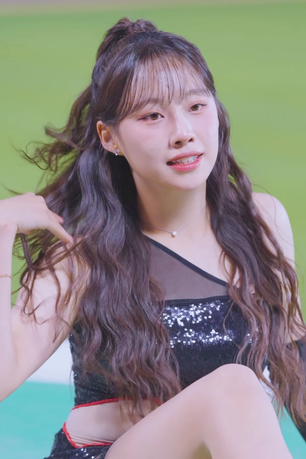 치어리더 이서윤 7장.webp_115843_1.webp
