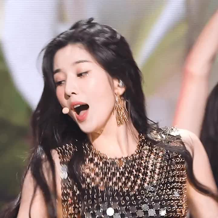 1631092848 (2).gif