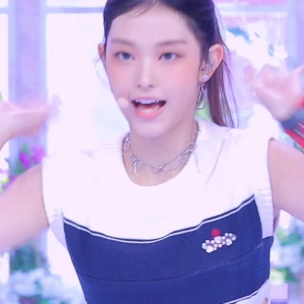 뉴진스 민지, 해린 2장씩 총 4장 (220805 M2 입덕직캠)_115628_4.webp