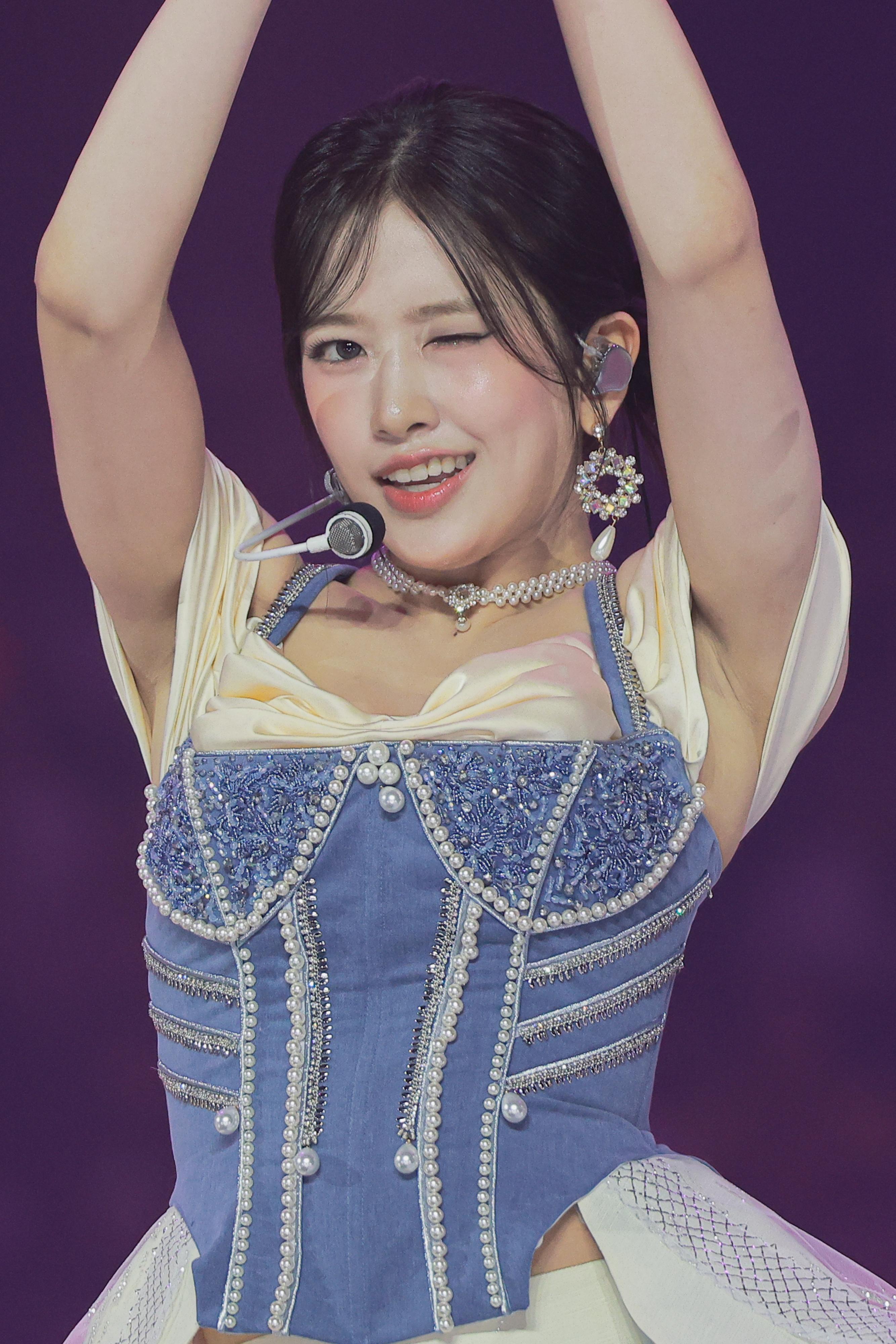 아이브 안유진 겨드랑이_116746_2.jpg