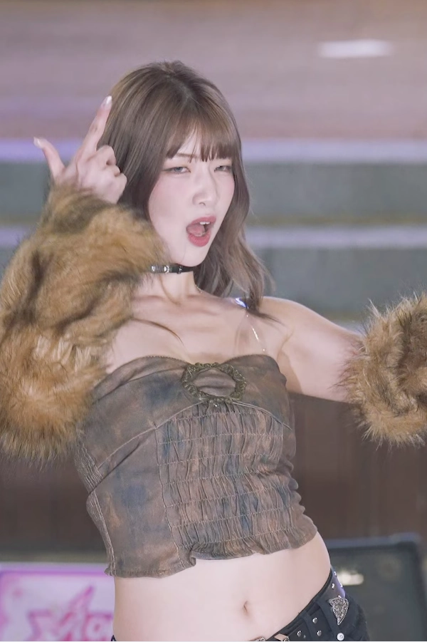 댄스팀 에이오엔원 가우 11장.webp_116747_10.webp