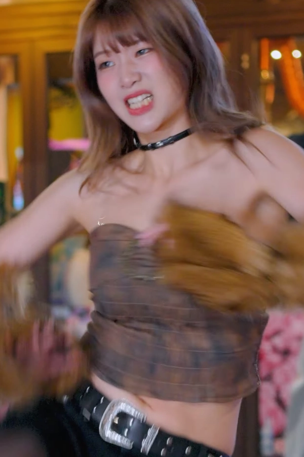 댄스팀 에이오엔원 가우 11장.webp_116747_1.webp